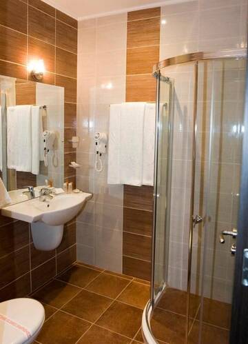 Фото номера Двухместный номер Делюкс с 1 кроватью Хостелы Eski Zaara Hostel г. Стара-Загора 6