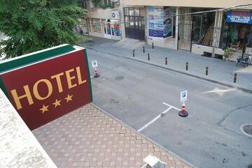 Фото номера Стандартный двухместный номер с 2 отдельными кроватями Отель Hotel Trayana г. Стара-Загора 7