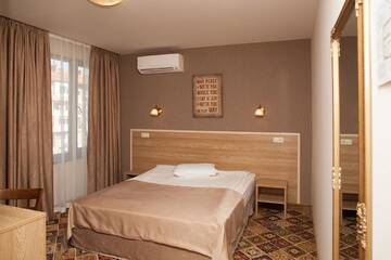 Фото номера Номер Делюкс с кроватью размера «king-size» Отель Hotel Motto г. Стара-Загора 2