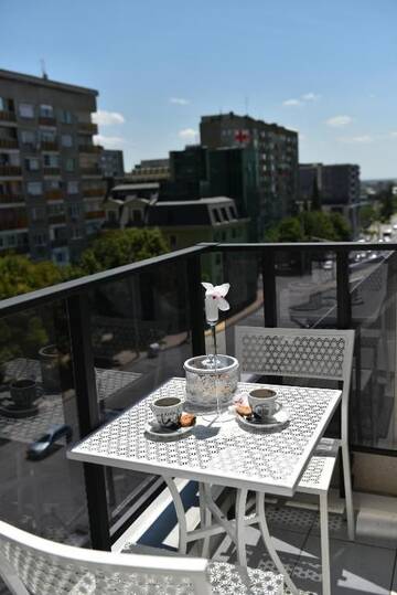 Фото номера Двухместный номер с 2 отдельными кроватями и балконом Отель Best Boutique Hotel г. Стара-Загора 3