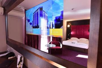 Фото номера Двухместный номер Делюкс с 1 кроватью Отель Best Boutique Hotel г. Стара-Загора 9