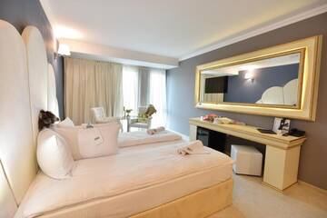 Фото номера Двухместный номер Делюкс с 1 кроватью Отель Best Boutique Hotel г. Стара-Загора 18