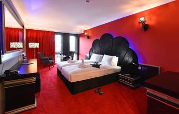 Фото номера Двухместный номер Делюкс с 1 кроватью Отель Best Boutique Hotel г. Стара-Загора 19