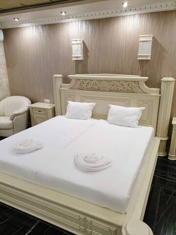 Фото номера Улучшенный номер с кроватью размера «king-size» Отель Хотел ЦЕНТРАЛ г. Стара-Загора 2