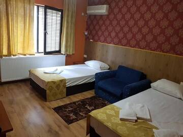 Фото номера Двухместный номер с 2 отдельными кроватями Отель Hotel Rai г. Стара-Загора 11