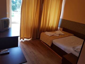 Фото номера Стандартный двухместный номер с 1 кроватью Отель Hotel Rai г. Стара-Загора 5