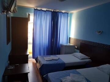 Фото номера Двухместный номер с 2 отдельными кроватями Отель Hotel Rai г. Стара-Загора 7