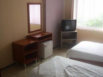Фото номера Трехместный номер Отель Hotel Zara Rooms г. Стара-Загора 2