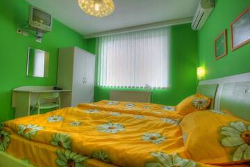 Фото номера Двухместный номер с 2 отдельными кроватями Отель Family Hotel Mania г. Стара-Загора 7