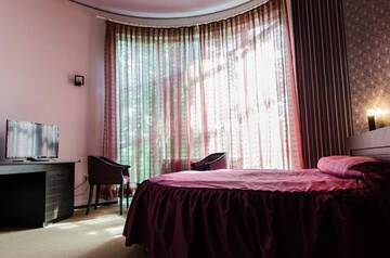 Фото номера Двухместный номер Делюкс с 1 кроватью Отель Hotel Ezeroto г. Стара-Загора 8