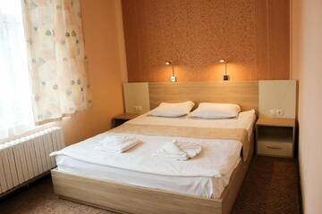 Фото номера Двухместный номер Делюкс с 1 кроватью Отель Hotel Ezeroto г. Стара-Загора 12