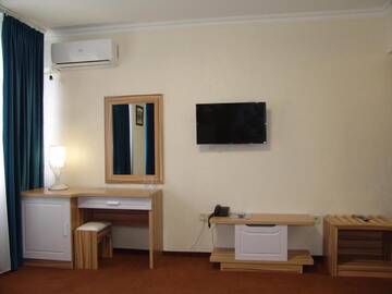 Фото номера Двухместный номер Делюкс с 1 кроватью Отель Hotel Zheleznik г. Стара-Загора 4
