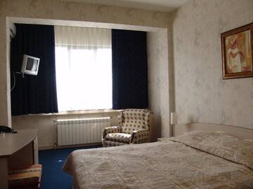 Фото номера Двухместный номер с 1 кроватью Отель Hotel Zheleznik г. Стара-Загора 3