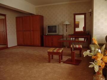 Фото номера Полулюкс Отель Hotel Zheleznik г. Стара-Загора 5