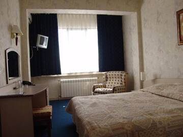 Фото номера Двухместный номер с 1 кроватью Отель Hotel Zheleznik г. Стара-Загора 4